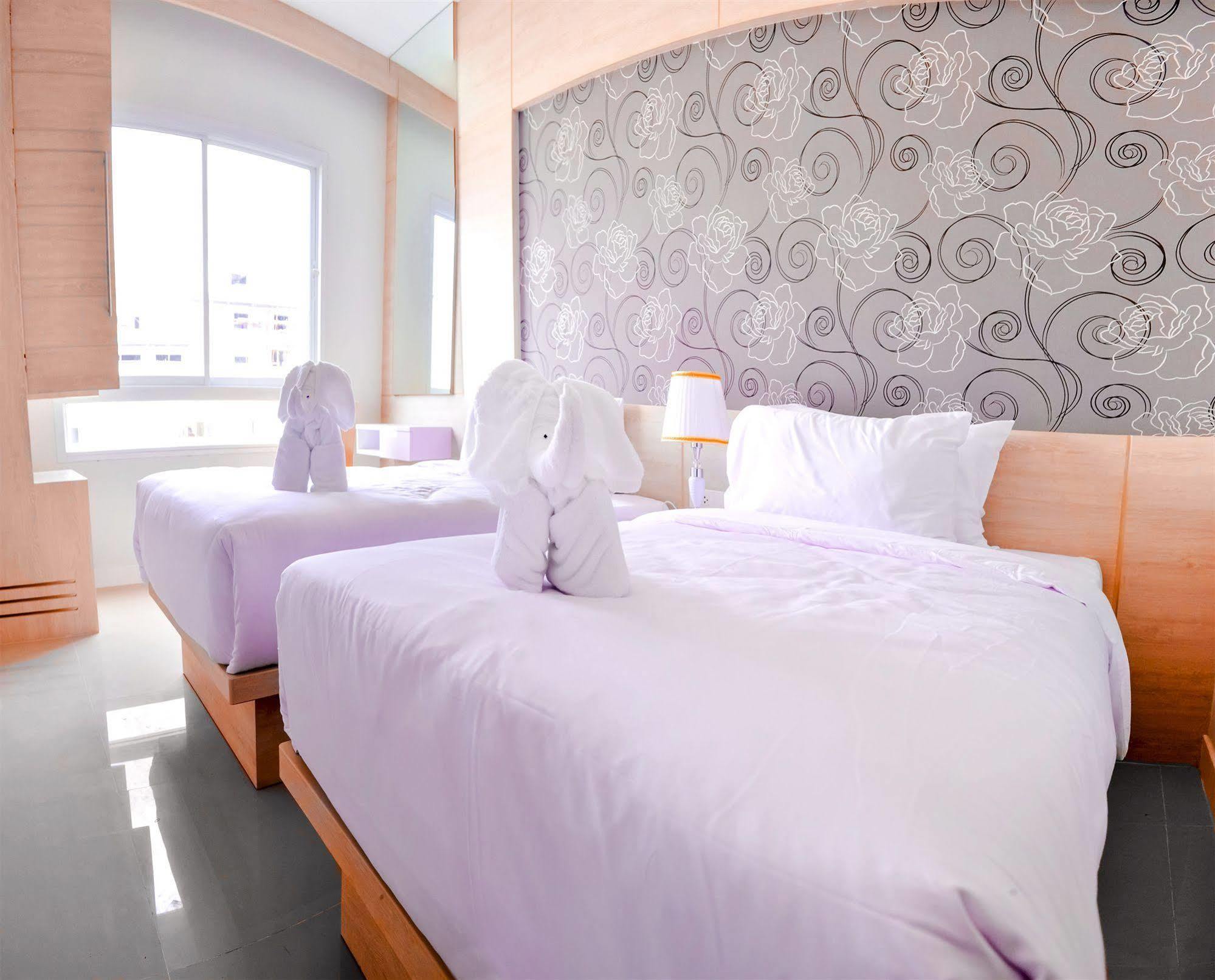 Mirage Express Patong Phuket Hotel Exterior foto